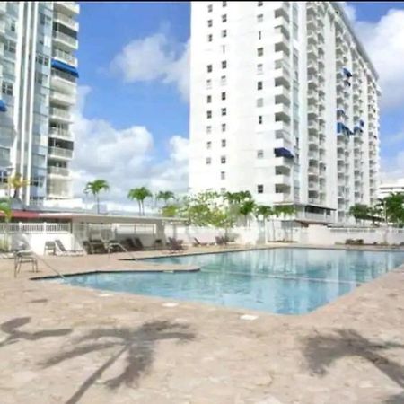 Beach Apartments At Marbella Del Caribe San Juan Eksteriør billede