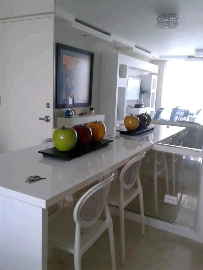 Beach Apartments At Marbella Del Caribe San Juan Eksteriør billede