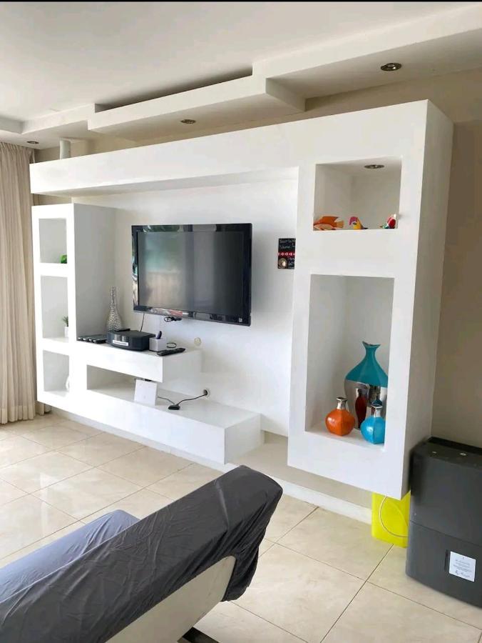Beach Apartments At Marbella Del Caribe San Juan Eksteriør billede