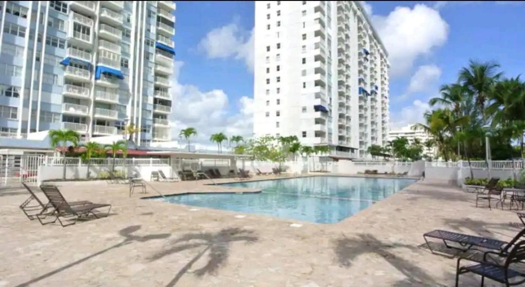 Beach Apartments At Marbella Del Caribe San Juan Eksteriør billede